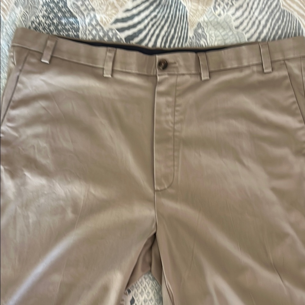 Men’s Roundtree & Yorke Tan Chinos Classic Straight-Leg